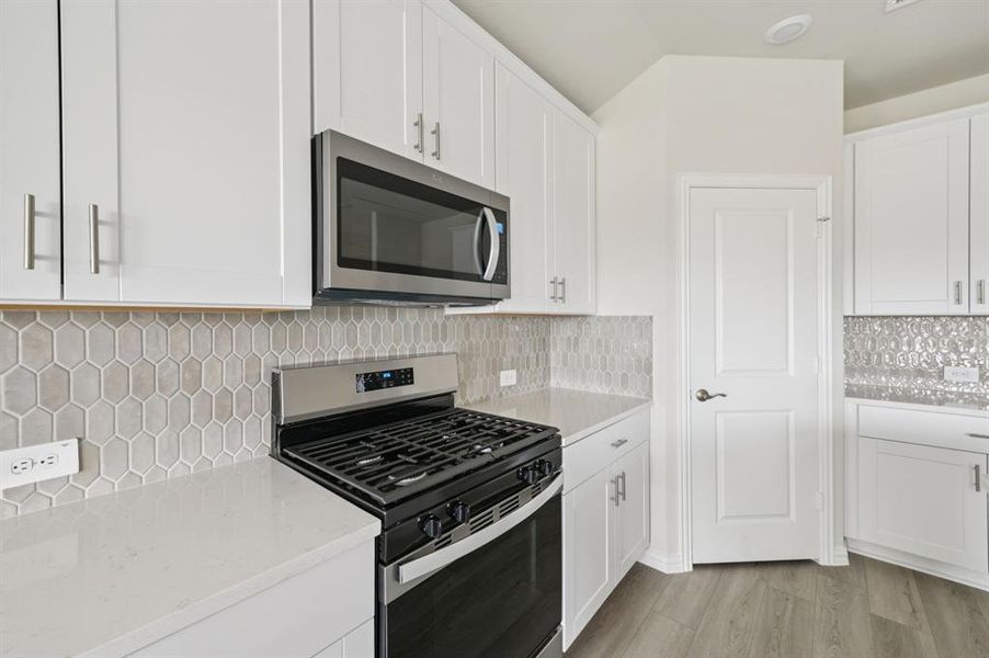 Photo is not of the actual home, but is an inspirational photo of builder’s model home and may depict options, furnishings, and/or decorator features that are not included.