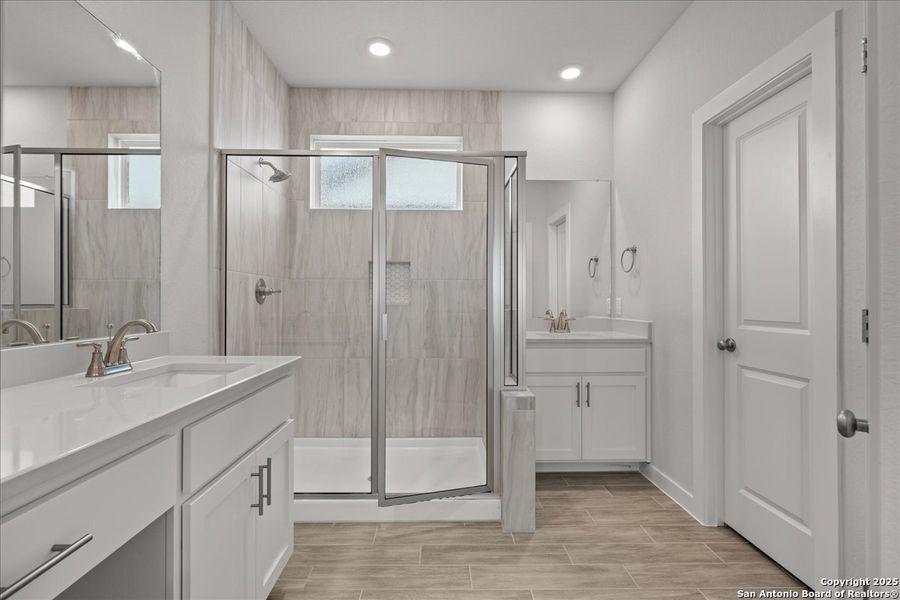 Furnished interior view inside a new home in Meyer Ranch, New Braunfels (Image 5).