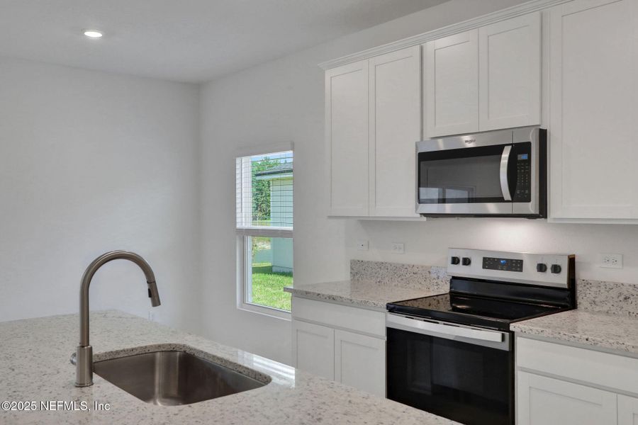 Close-up of interior finishes inside a home in Bellbrooke, Jacksonville (Image 15).