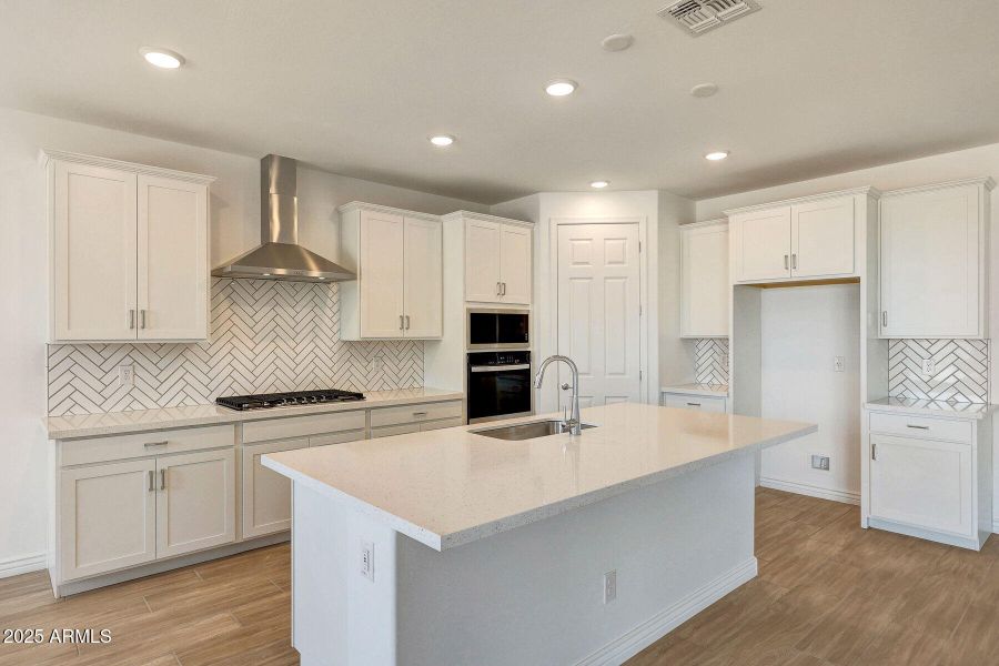 1188_Harbor_25817_Kitchen