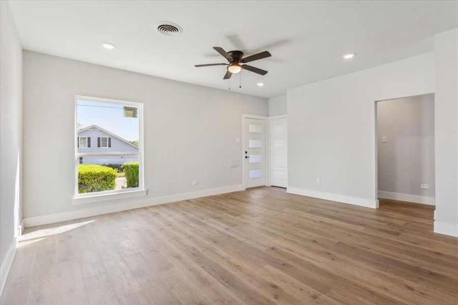 Spacious, unfurnished interior of a new home in , Waco (Image 16).