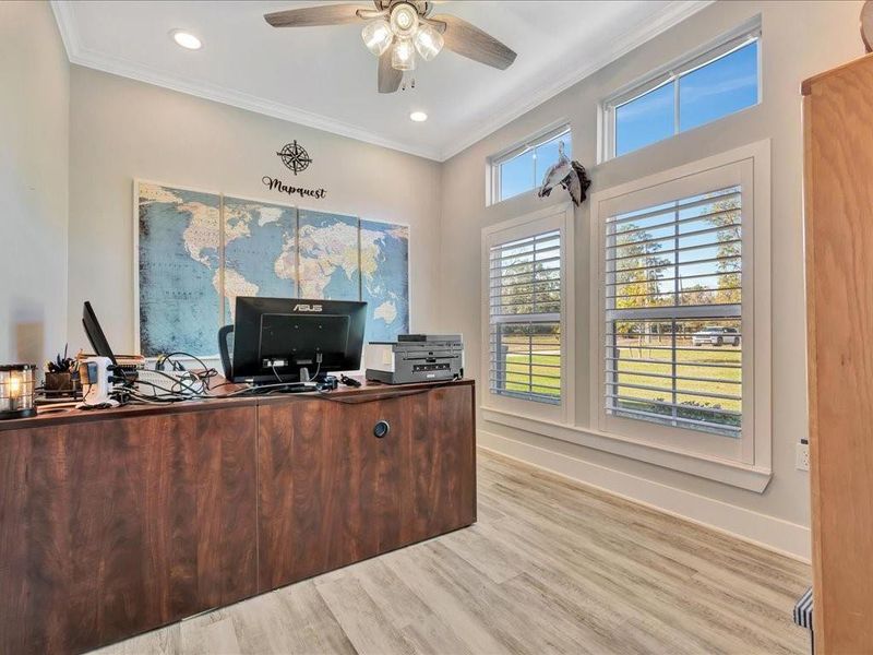 Furnished interior view inside a new home in , Diboll (Image 9).