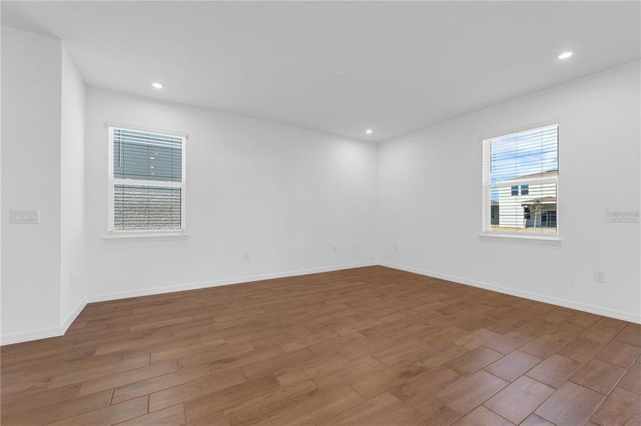 Spacious, unfurnished interior of a new home in Oakfield Trails, Parrish (Image 16).