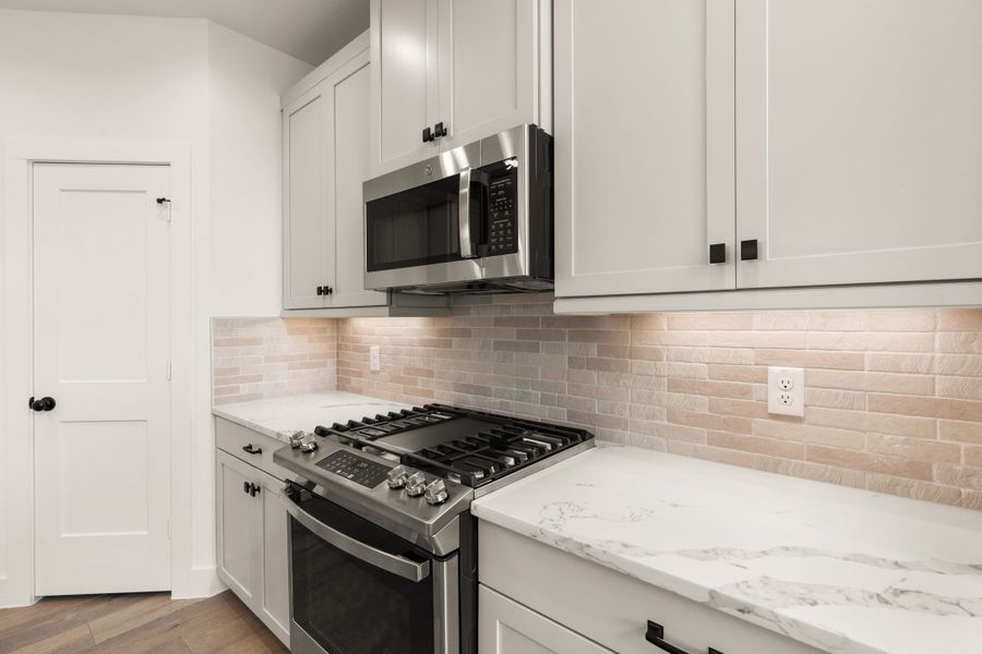Close-up of interior finishes inside a home in Evergreen, Conroe (Image 8). Close-up of interior finishes inside a home in Evergreen, Conroe (Image 8).