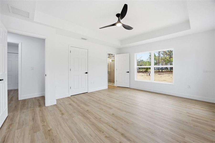 Spacious, unfurnished interior of a new home in , Ocala (Image 23).