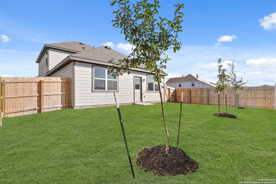 Exterior details and patio area of a home in Applewhite Meadows, San Antonio (Image 18).