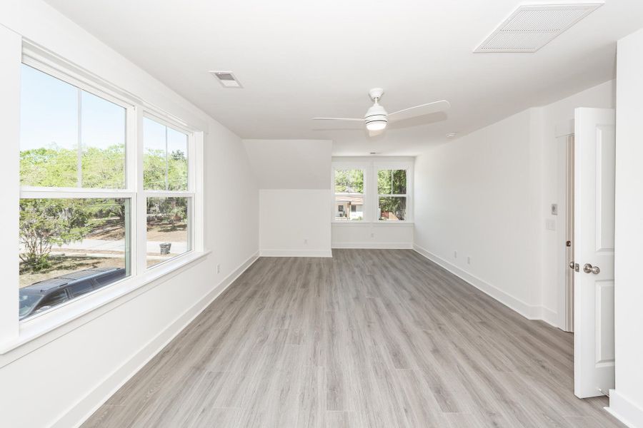 Spacious, unfurnished interior of a new home in , North Charleston (Image 24).