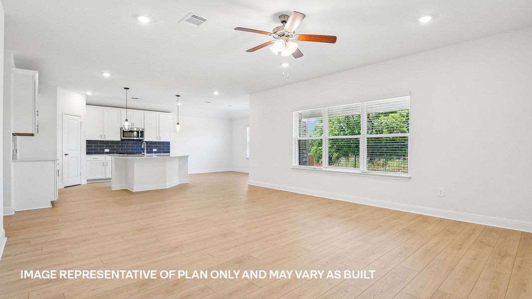 Representative unfurnished interior of a home built from the The Hudson by D.R. Horton in Riverview, Georgetown (Image 16).