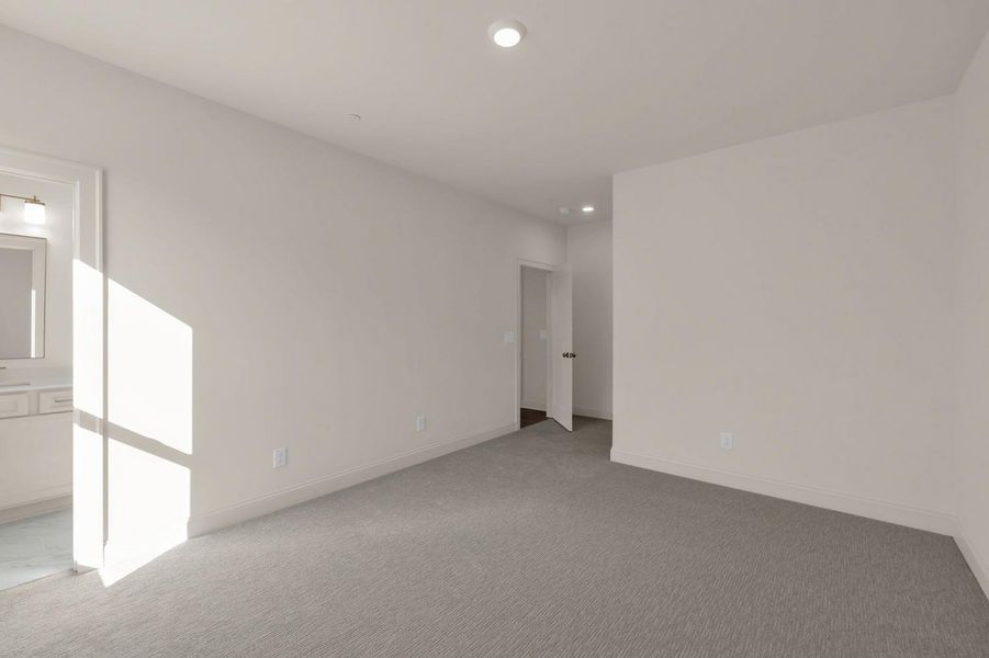 Spacious, unfurnished interior of a new home in Annecy, Nolensville (Image 24).