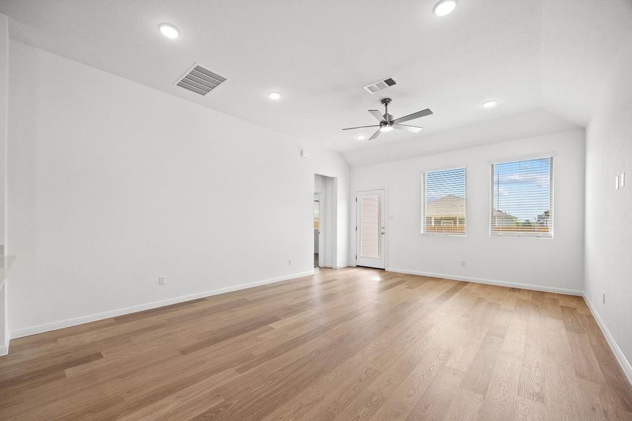 Spacious, unfurnished interior of a new home in Trinity Ranch, Elgin (Image 17). Spacious, unfurnished interior of a new home in Trinity Ranch, Elgin (Image 17).