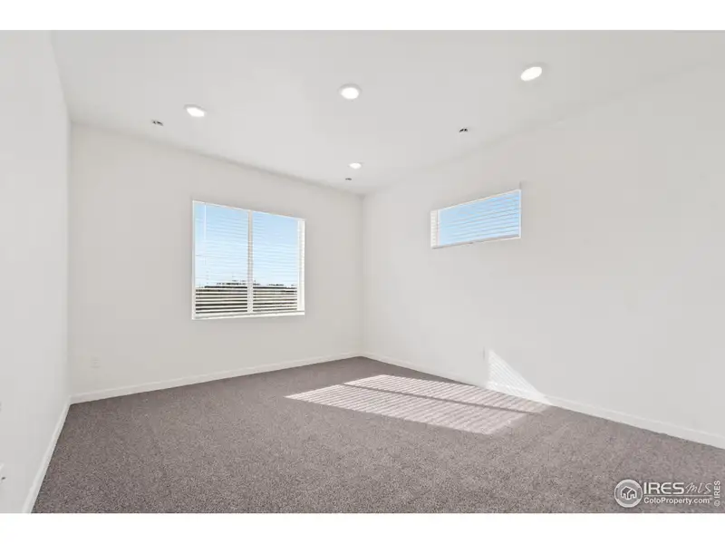 Spacious, unfurnished interior of a new home in Hudson Hills, Hudson (Image 9).