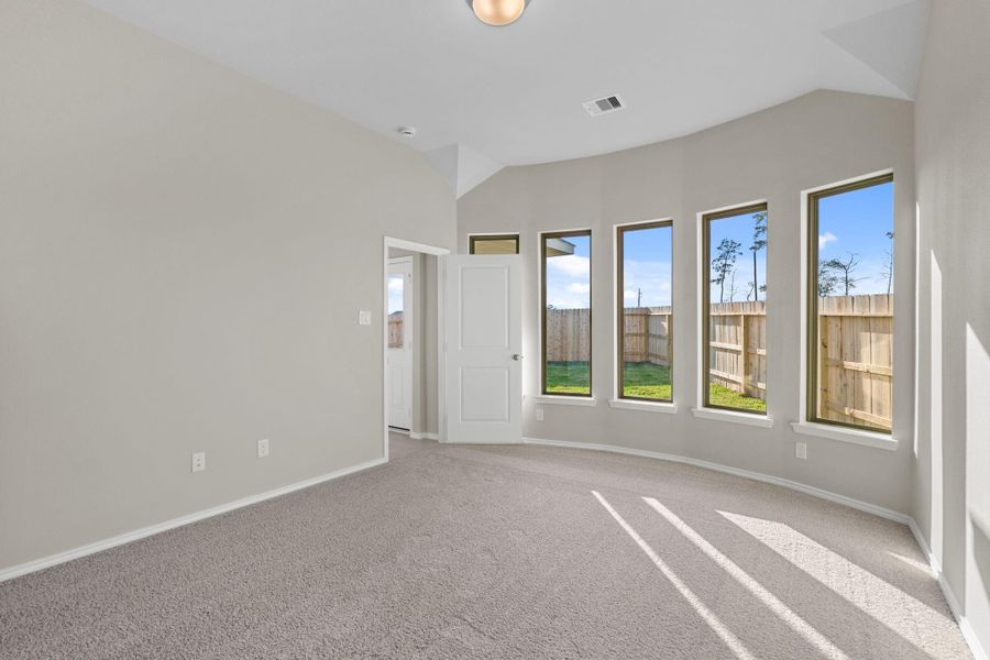 Spacious, unfurnished interior of a new home in , Spring (Image 21).