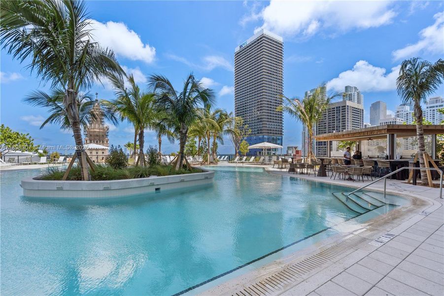 Community amenities in , Miami (Image 40).