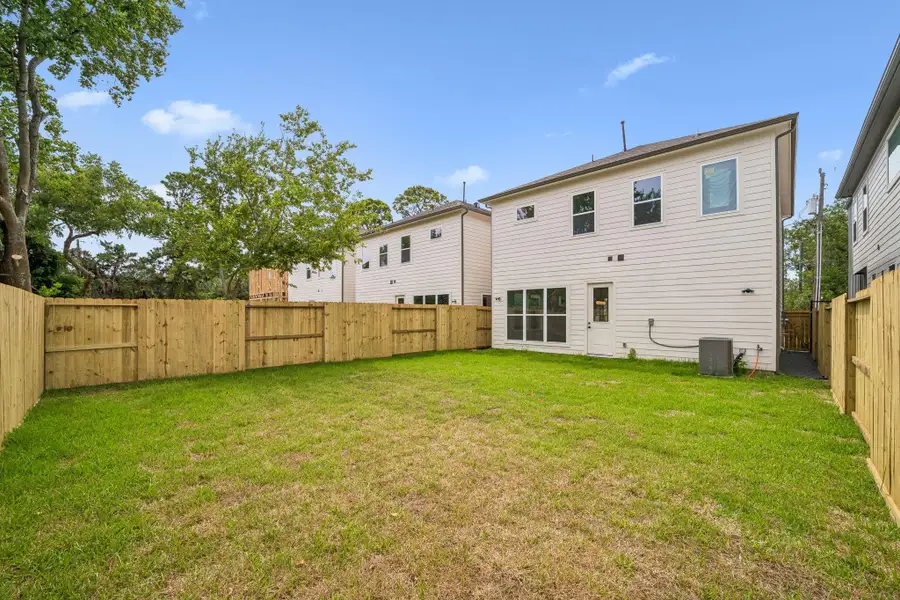 Huge back yard. Space to build extended patio for outdoor living.