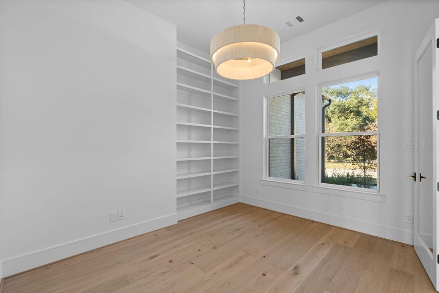 Spacious, unfurnished interior of a new home in , Houston (Image 21).