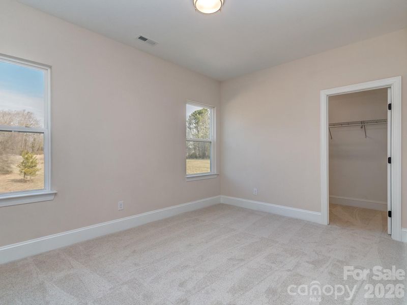 Spacious, unfurnished interior of a new home in , Gastonia (Image 27).