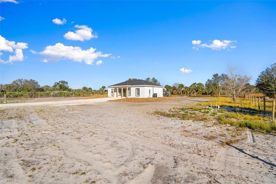 Image 43 of a home in .