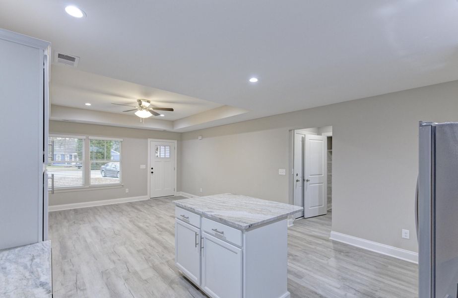 Spacious, unfurnished interior of a new home in , Summerville (Image 35).