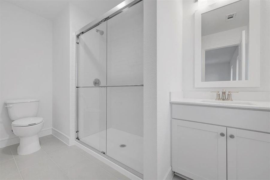 Furnished interior view inside a new home in Timberbrook, Justin (Image 13).