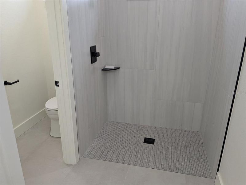 Spacious, unfurnished interior of a new home in , Port Charlotte (Image 51).