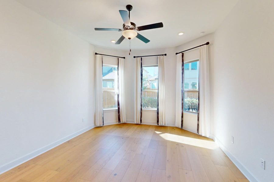 Spacious, unfurnished interior of a new home in Cascades at Onion Creek, Austin (Image 36). Spacious, unfurnished interior of a new home in Cascades at Onion Creek, Austin (Image 36).