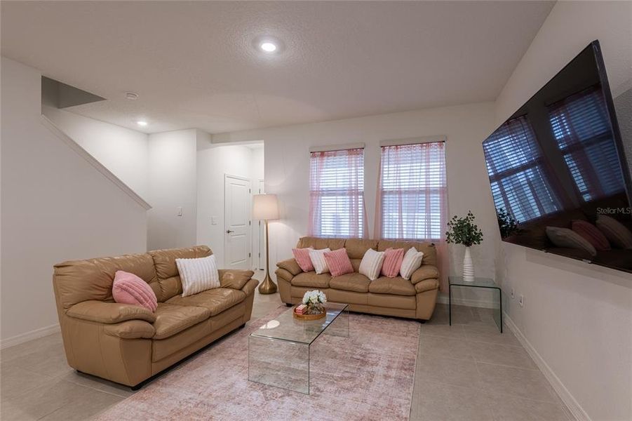 Furnished interior view inside a new home in , Tampa (Image 5).