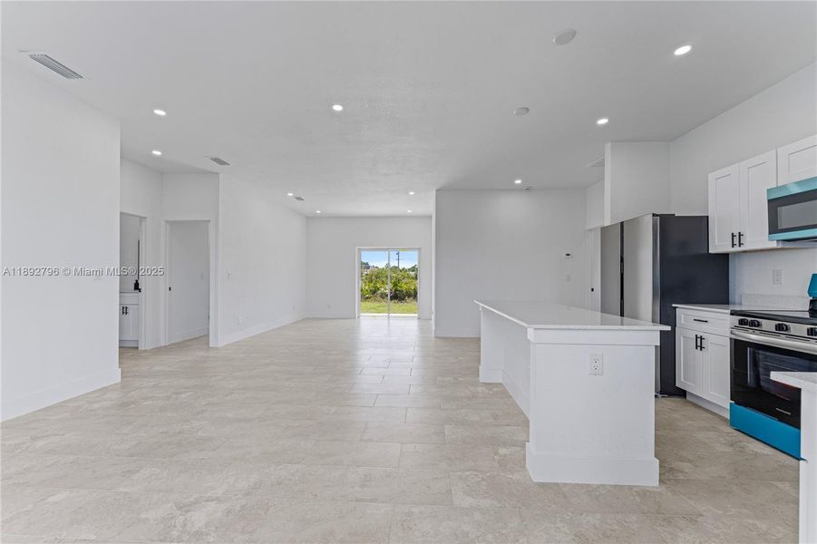 Spacious, unfurnished interior of a new home in , Lehigh Acres (Image 13). Spacious, unfurnished interior of a new home in , Lehigh Acres (Image 13).
