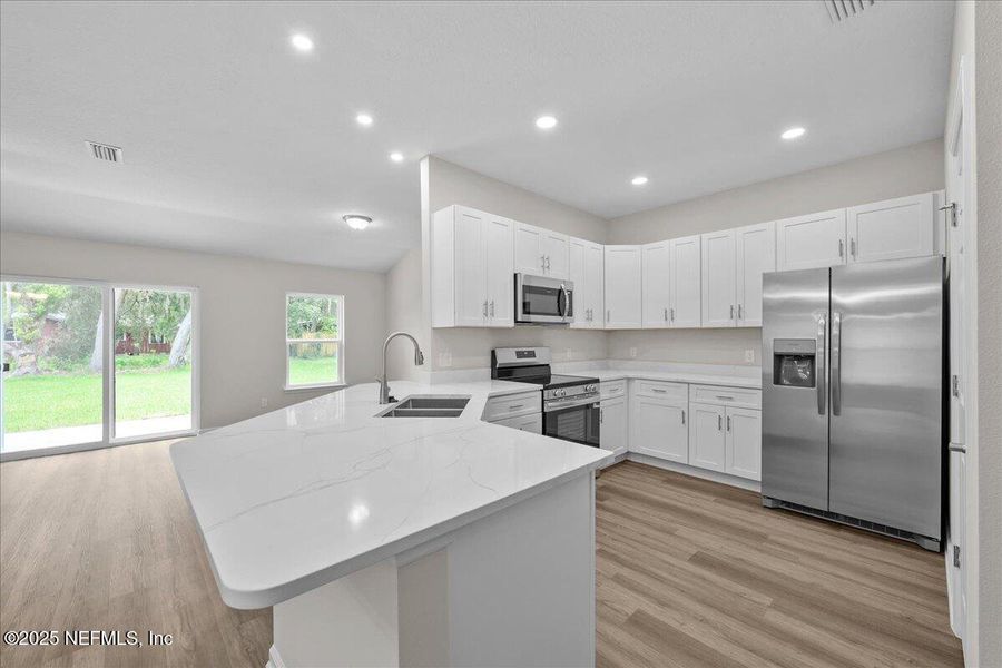 Furnished interior view inside a new home in , Palatka (Image 5).