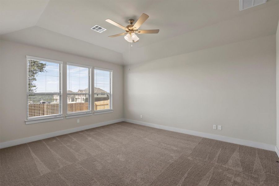 Spacious, unfurnished interior of a new home in Crescent Bluff, Georgetown (Image 26). Spacious, unfurnished interior of a new home in Crescent Bluff, Georgetown (Image 26).