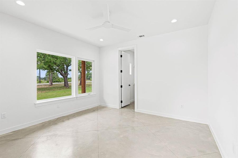 Spacious, unfurnished interior of a new home in , Paradise (Image 17).