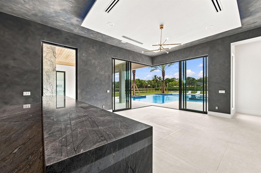 Club Room Cornerless Glass Doors