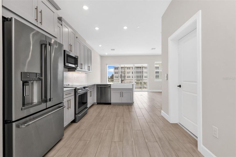 Furnished interior view inside a new home in Seahaven, Punta Gorda (Image 9).