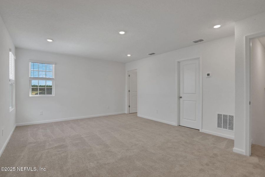 Spacious, unfurnished interior of a new home in Bellbrooke, Jacksonville (Image 42). Spacious, unfurnished interior of a new home in Bellbrooke, Jacksonville (Image 42).