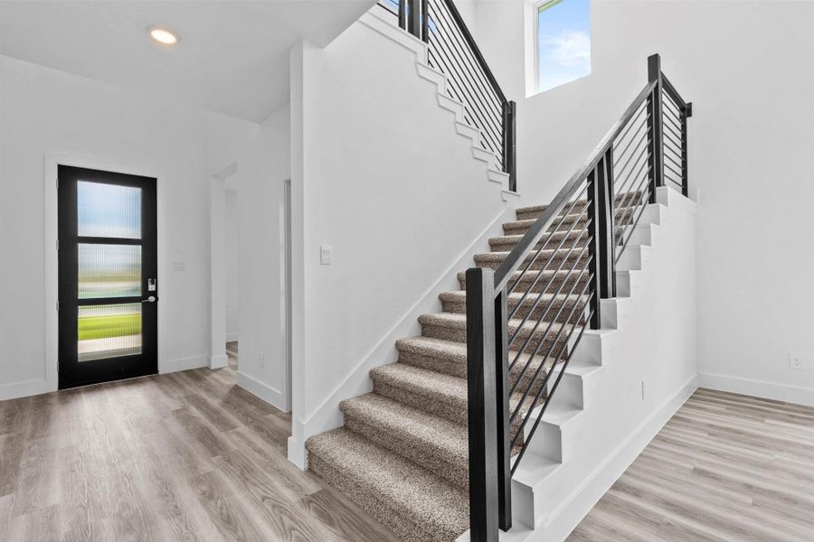 Spacious, unfurnished interior of a new home in Riverside Estates, Mont Belvieu (Image 31).