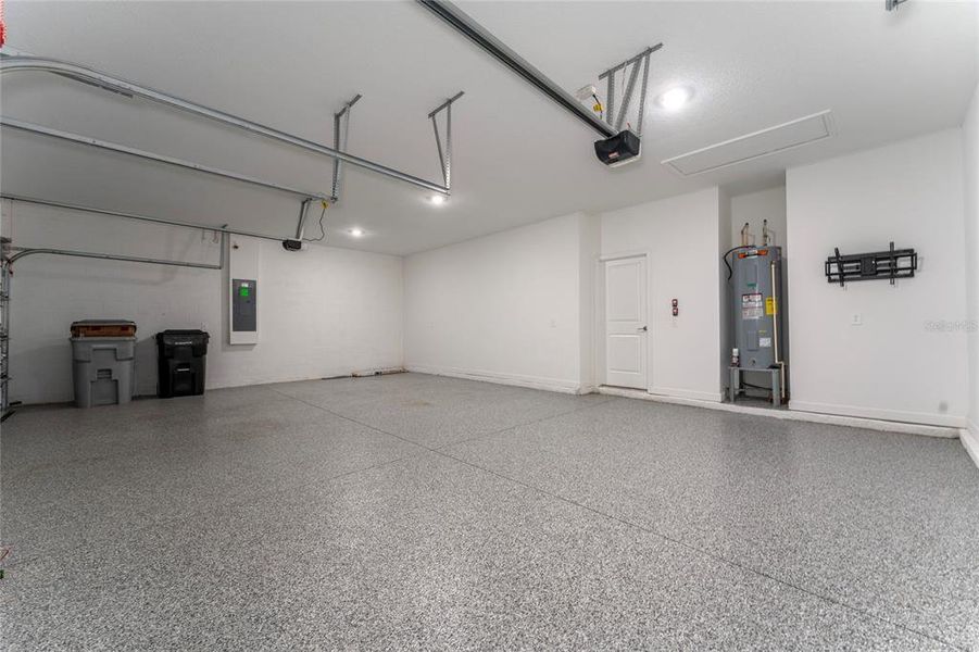Spacious, unfurnished interior of a new home in , Apopka (Image 29).