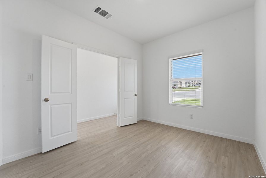 Spacious, unfurnished interior of a new home in Guadalupe Heights, Seguin (Image 41).