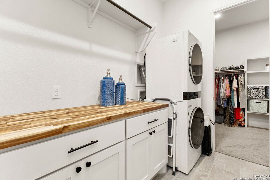 Furnished interior view inside a new home in Meadows Of Mill Creek 60', Seguin (Image 17).