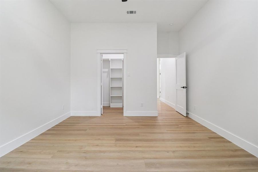 Spacious, unfurnished interior of a new home in , Euless (Image 35). Spacious, unfurnished interior of a new home in , Euless (Image 35).