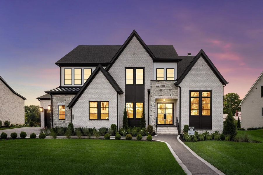 The Wilshire E Exterior