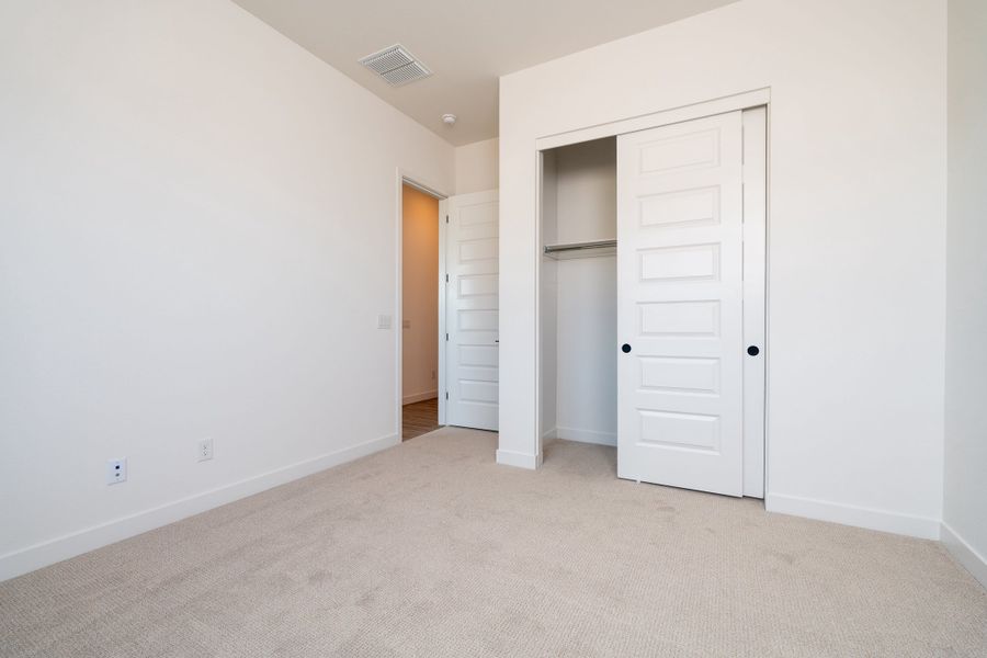 Spacious, unfurnished interior of a new home in Soleo, San Tan Valley (Image 12).