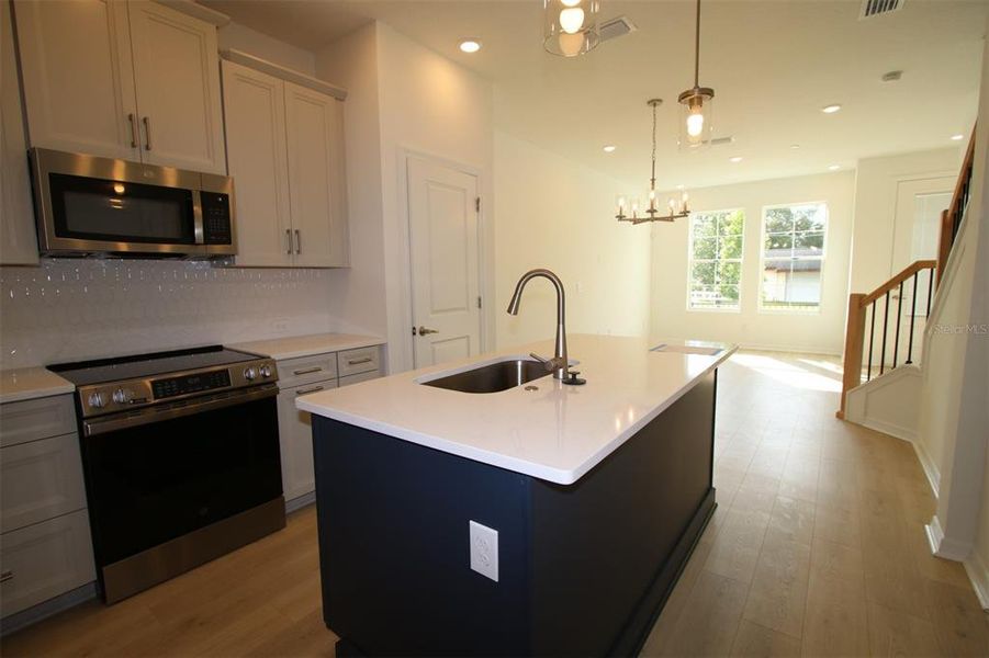 Furnished interior view inside a new home in , Orlando (Image 7).