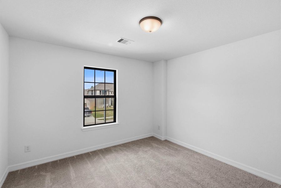 Spacious, unfurnished interior of a new home in Cedar Pointe, Crosby (Image 14).