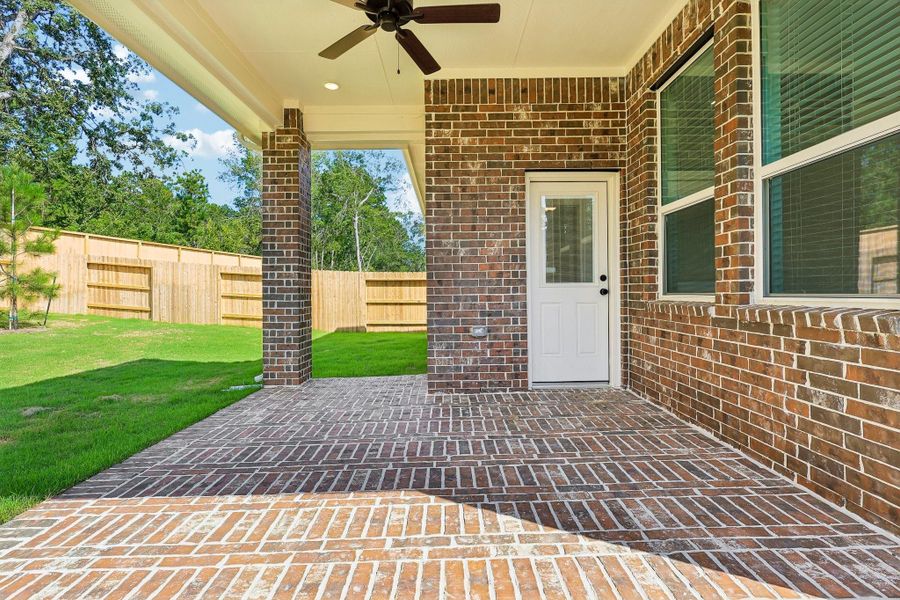 Exterior details and patio area of a home in Evergreen 40s, Conroe (Image 18). Exterior details and patio area of a home in Evergreen 40s, Conroe (Image 18).