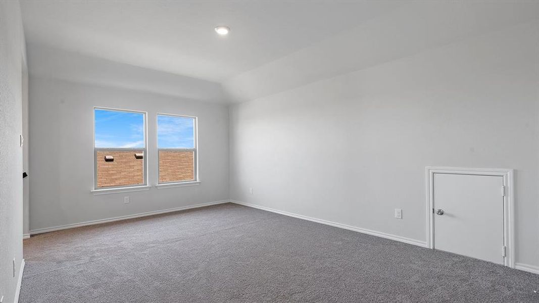 Spacious, unfurnished interior of a new home in Springhill South, Boyd (Image 19).