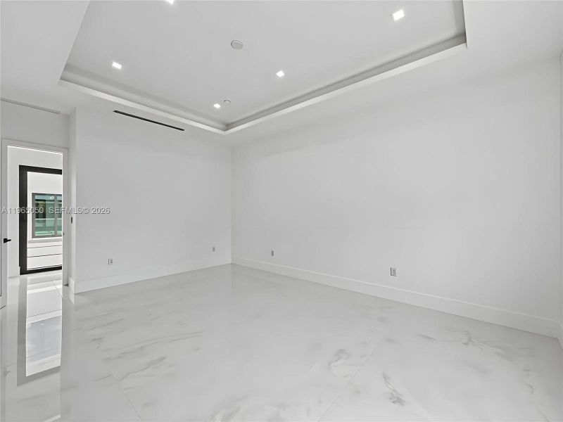 Spacious, unfurnished interior of a new home in , Miami (Image 52).