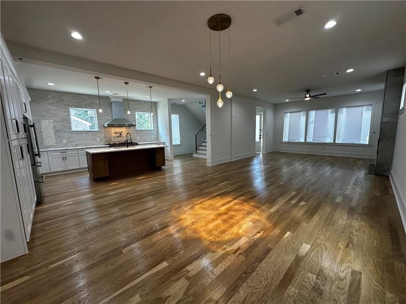 Spacious, unfurnished interior of a new home in , Atlanta (Image 32). Spacious, unfurnished interior of a new home in , Atlanta (Image 32).