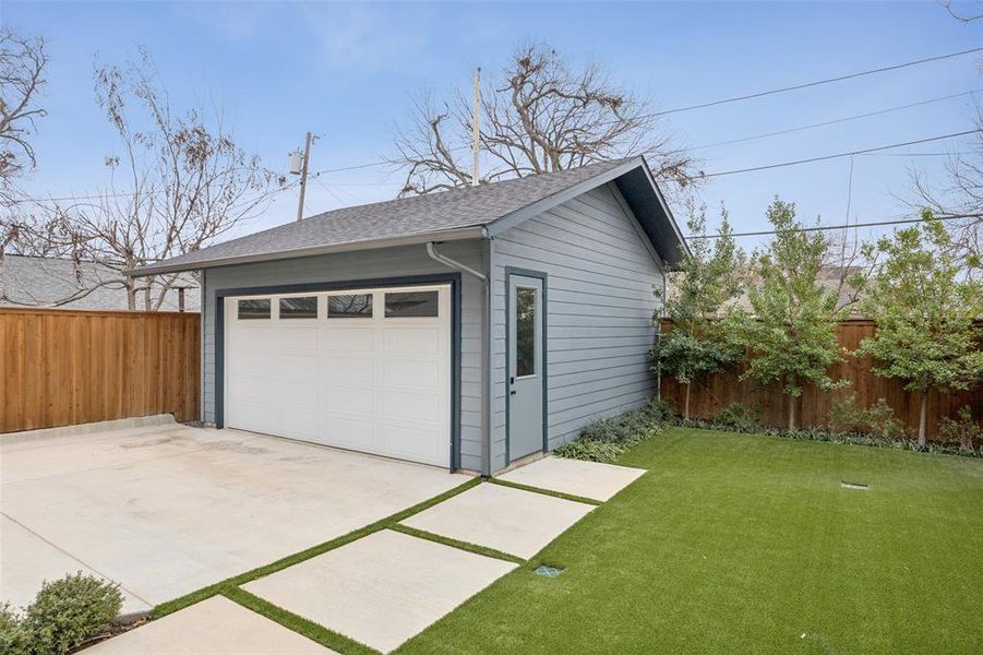 Exterior details and patio area of a home in , Dallas (Image 26).