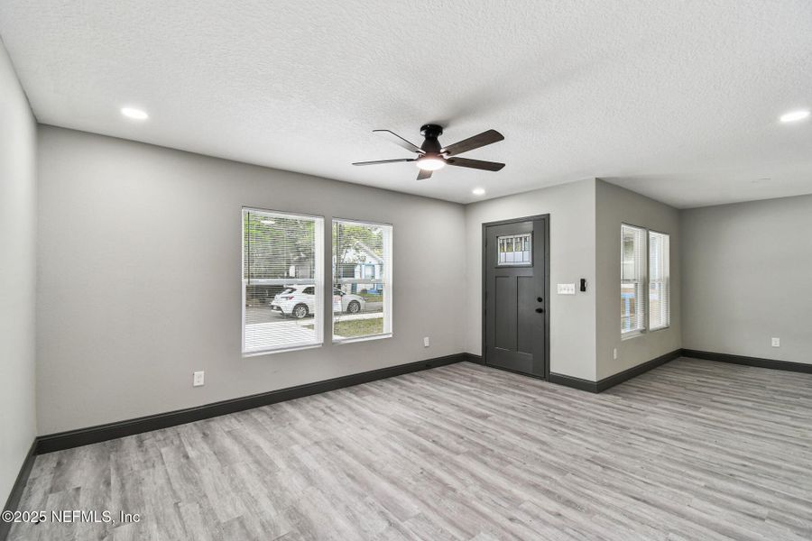 Spacious, unfurnished interior of a new home in , Jacksonville (Image 15).