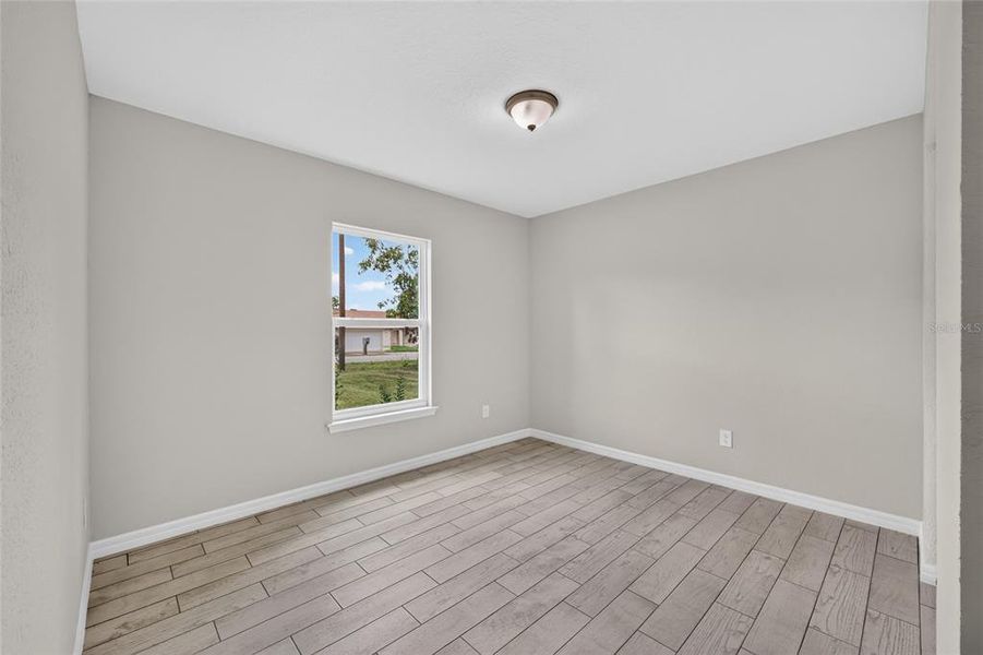 Spacious, unfurnished interior of a new home in , Ocala (Image 29).