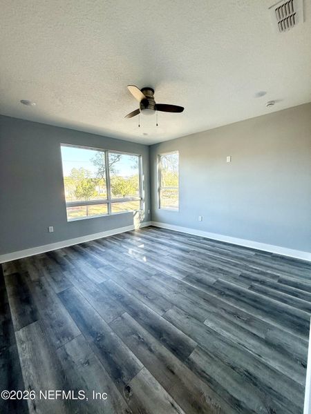 Spacious, unfurnished interior of a new home in , Jacksonville (Image 26).